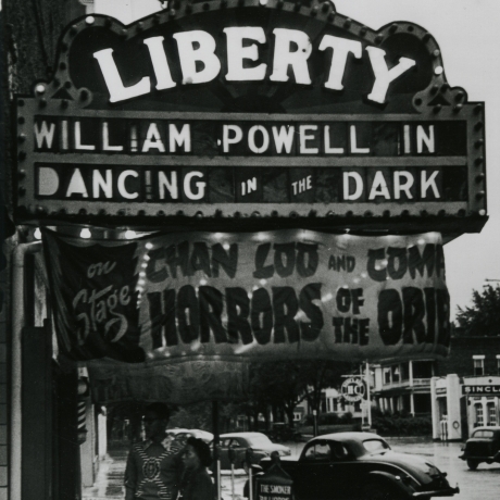 "Mysterious Gordon Parks' Photo Leads to Exhibit of his Work"